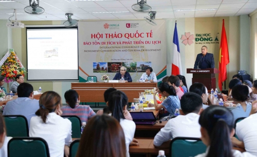 Bảo tồn di tích gắn với phát triển du lịch Bảo tồn di tích gắn với phát triển du lịch