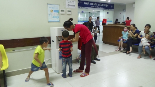 Karofi tặng nước tinh khiết miễn phí cho nhiều bệnh viện lớn