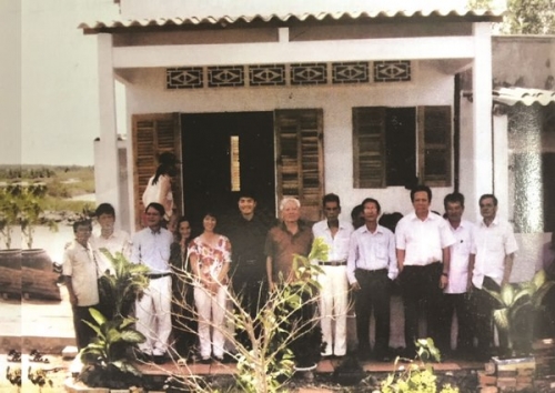 50 năm vẹn nghĩa, trọn tình