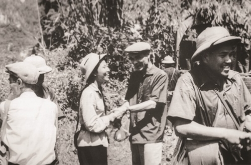 “Đoàn quân Việt Nam đi, chung lòng cứu quốc…”