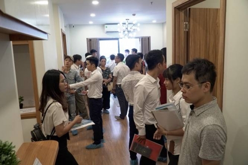 Đông đảo khách hàng tham dự khai trương căn hộ mẫu TSG Lotus Sài Đồng Đông đảo khách hàng tham dự khai trương căn hộ mẫu TSG Lotus Sài Đồng