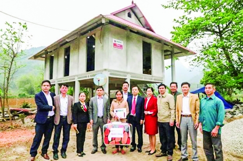 Agribank Hòa Bình: Cộng hưởng quyền lợi cho khách hàng từ dịch vụ Agribank Hòa Bình: Cộng hưởng quyền lợi cho khách hàng từ dịch vụ