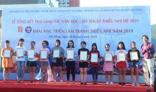 Gửi những suy nghĩ trên trang giấy