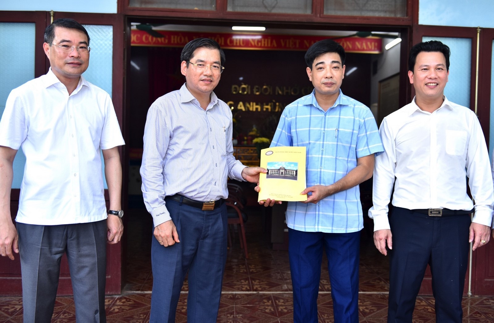 Ngành Ngân hàng tri ân các anh hùng liệt sỹ