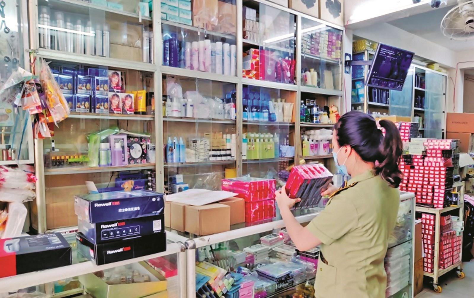 Gian nan “cuộc chiến” chống hàng kém chất lượng gian nan cuoc chien chong hang kem chat luong