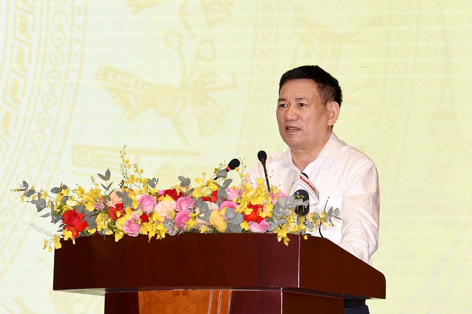 gia i ngan vo n dau tu cong thap