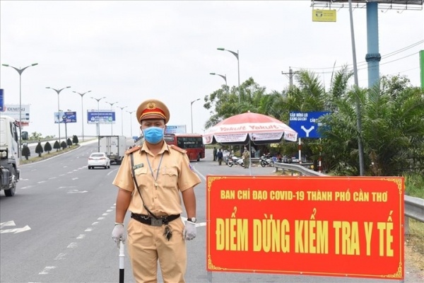 trien khai them luong xanh duong thuy van chuyen hang hoa cho mien nam