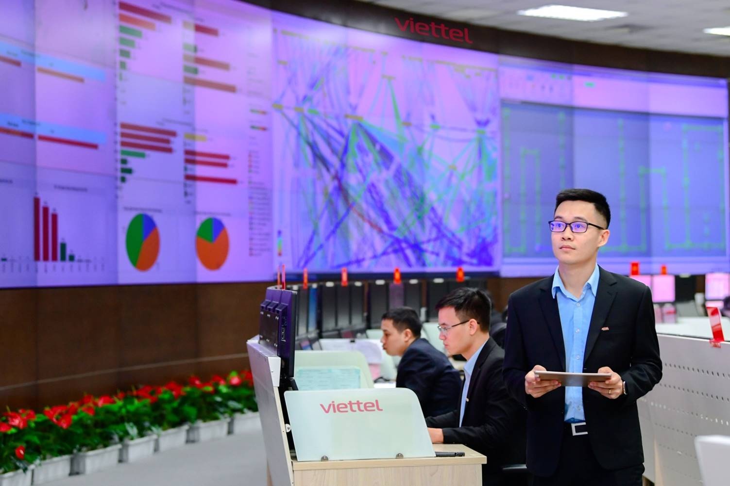 viettel hoan thanh cac muc tieu trong 6 thang dau nam nho day manh chuyen doi so