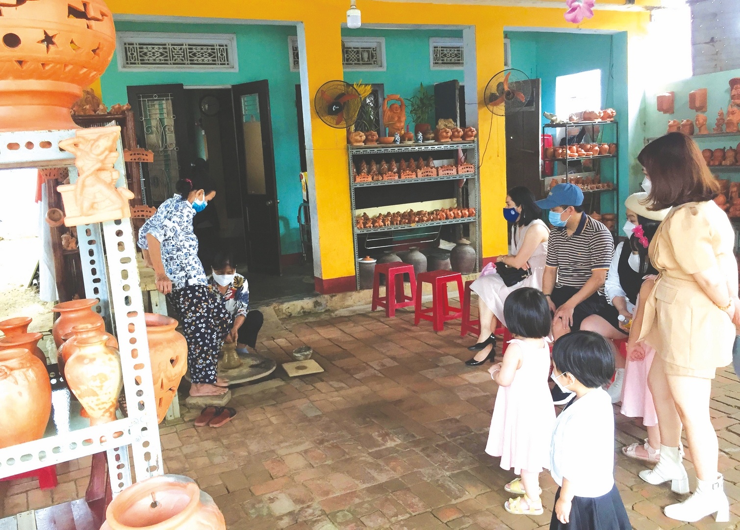 tim thi truong cho lang nghe truyen thong