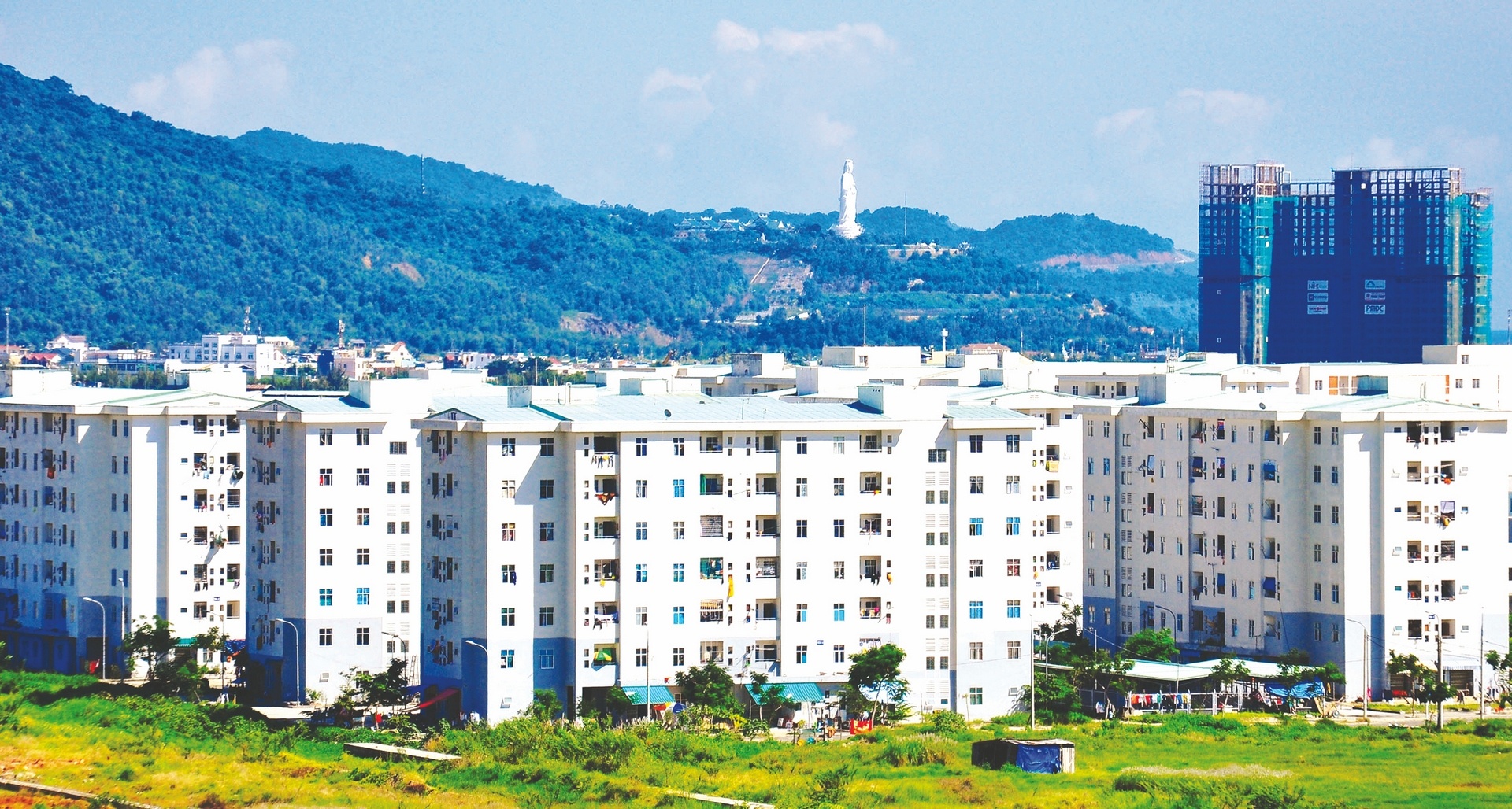 phat trien thi truong nha o xa hoi