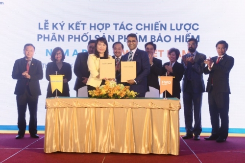 Nam A Bank phân phối bảo hiểm cho FWD