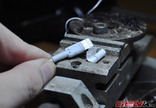 Cáp iPhone đứt... đừng vội vứt đi!