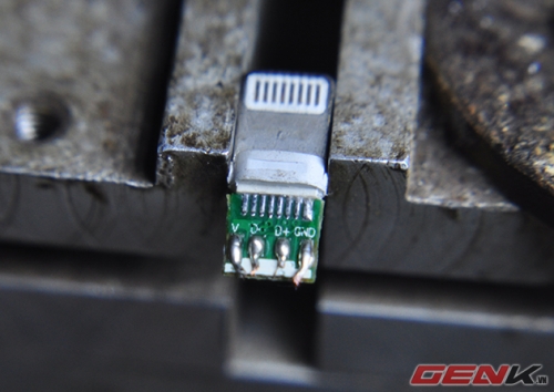 Cáp iPhone đứt... đừng vội vứt đi!