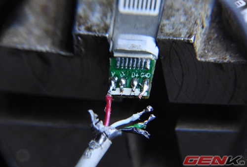 Cáp iPhone đứt... đừng vội vứt đi!