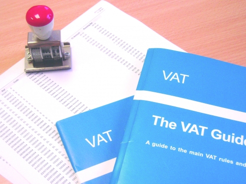 Cẩn trọng tăng thuế gián thu Cẩn trọng tăng thuế gián thu