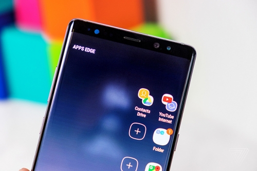 Samsung Galaxy Note8 chính thức: màn 6.3 inch, camera kép, nam tính hơn Galaxy S8 Samsung Galaxy Note8 chính thức: màn 6.3 inch, camera kép, nam tính hơn Galaxy S8