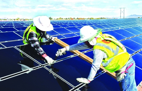 Chạy đua thu hút đầu tư vào năng lượng tái tạo