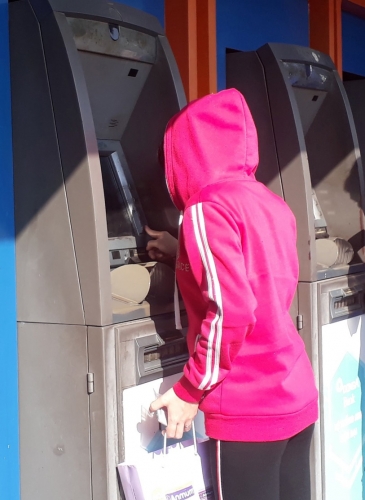 Giảm hạn mức rút tiền ban đêm: Bảo vệ tài sản cho khách hàng