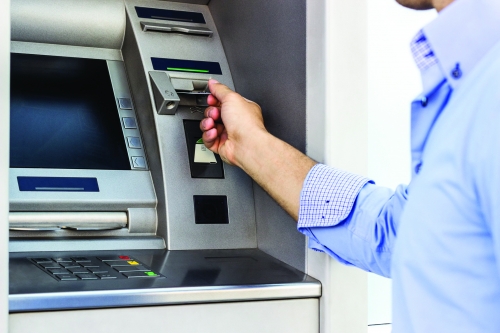 Giảm hạn mức rút tiền ban đêm: Bảo vệ tài sản cho khách hàng