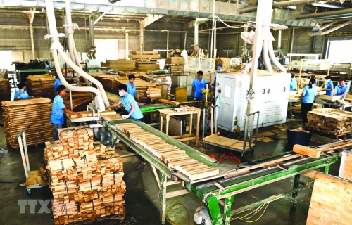 Thiếu nguyên liệu làm khó ngành gỗ