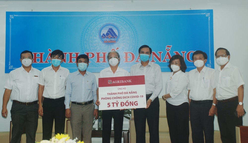 cac ngan hang trao 21 ty dong ho tro da nang chong dich covid 19
