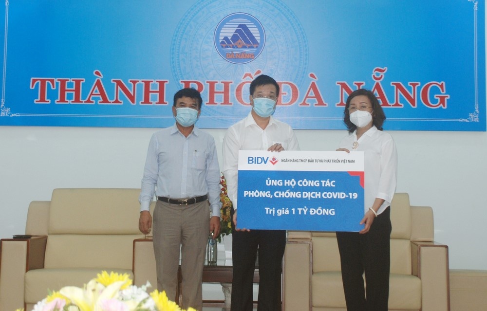 cac ngan hang trao 21 ty dong ho tro da nang chong dich covid 19