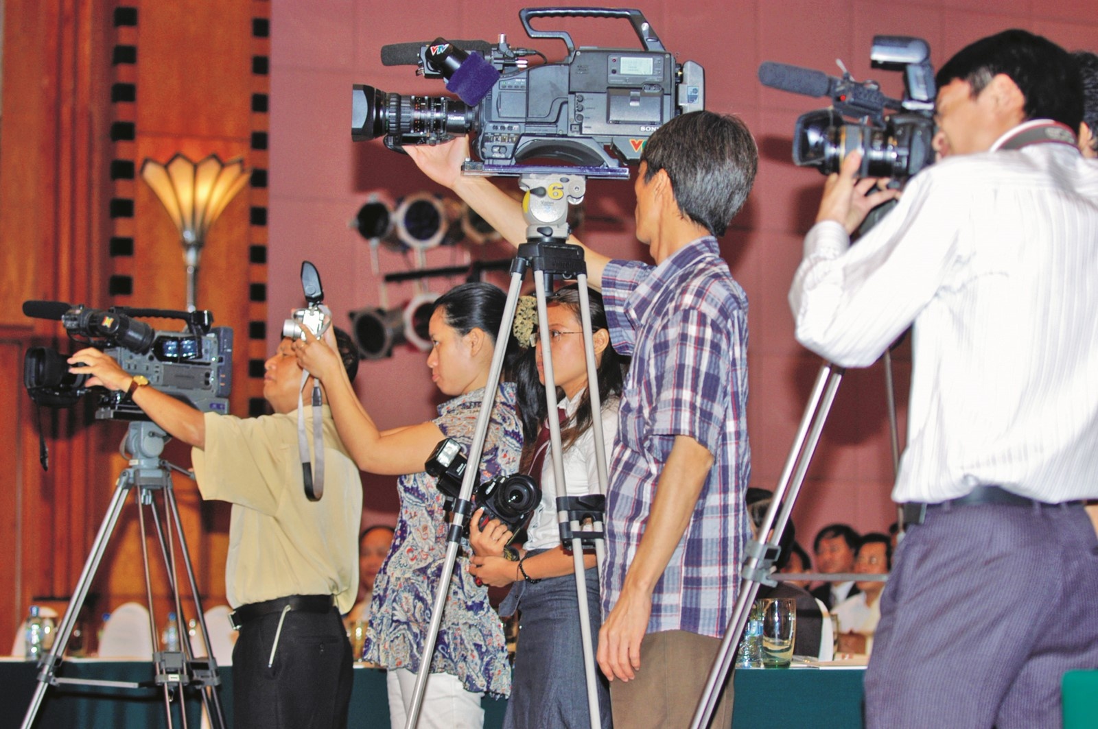 Từ Mũi Cà Mau tới địa đầu Móng Cái tu mui ca mau toi dia dau mong cai