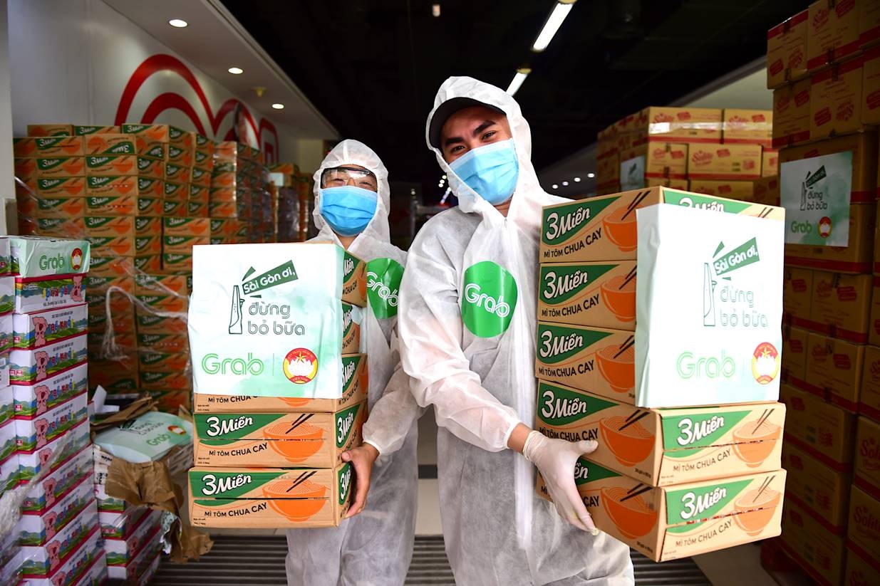 grabcar van chuyen nhu yeu pham den benh vien dieu tri covid 19