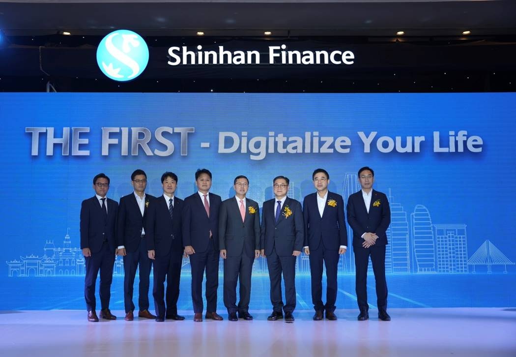 Shinhan Finance và Mastercard hợp tác ra mắt thẻ tín dụng quốc tế THE FIRST shinhan finance va mastercard hop tac ra mat the tin dung quoc te the first