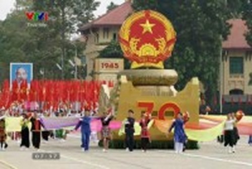 Toàn cảnh Lễ diễu binh, diễu hành kỷ niệm 70 năm Quốc khánh Toàn cảnh Lễ diễu binh, diễu hành kỷ niệm 70 năm Quốc khánh
