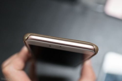 Trên tay bao bảo vệ cho iPhone 7 và iPhone 7 Plus