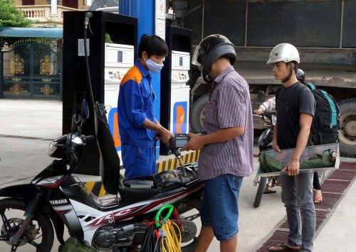 Xăng tiếp tục tăng giá hơn 700 đồng/lít từ 15h hôm nay (5/9)