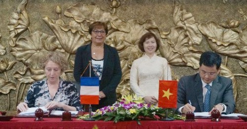 Quảng bá hình ảnh cho sự phát triển kinh tế của nước Pháp