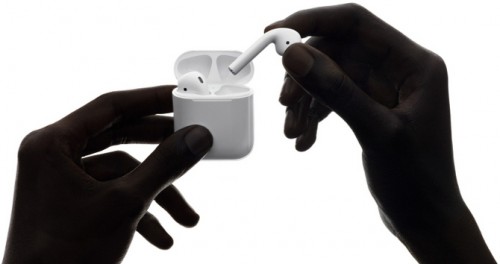 Apple bán tai nghe không dây AirPods với giá 159 USD