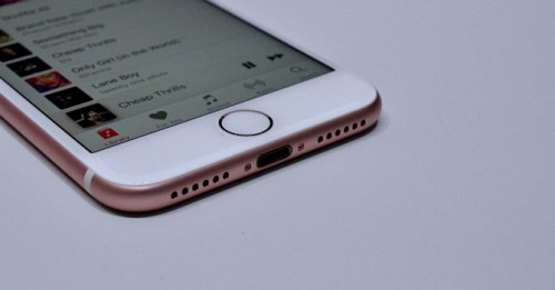 iPhone mới bất tiện cho người dùng nhưng là cơ hội cho hãng phụ kiện