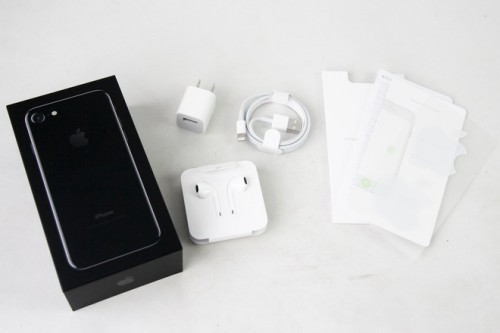 iPhone 7 Jet Black đầu tiên về Việt Nam, giá 32 triệu đồng