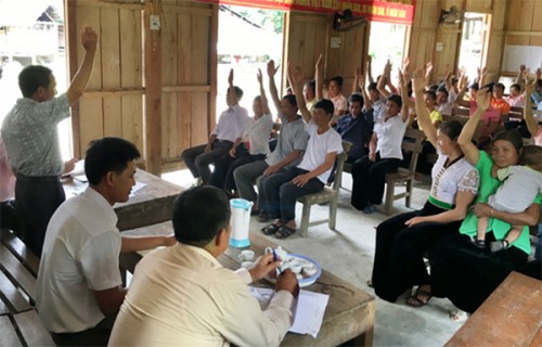 Mang vốn chính sách đến với bản làng