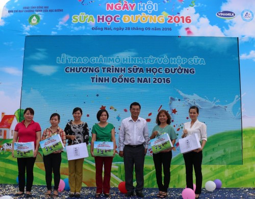 Vinamilk khởi động Chương trình Sữa học đường năm học 2016-2017