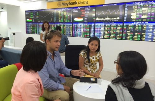 Maybank Kim Eng tri ân khách hàng