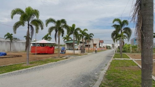 Khu TĐC Đồng Chằm, Đồng Vai (Xuân Mai) có quy mô dân số gần 3.500 người Khu TĐC Đồng Chằm, Đồng Vai (Xuân Mai) có quy mô dân số gần 3.500 người