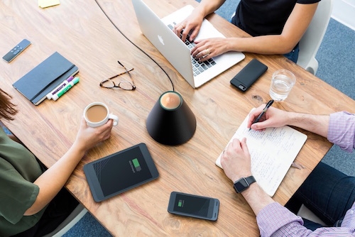 Sạc không chạm nhiều iPhone cùng lúc Sạc không chạm nhiều iPhone cùng lúc