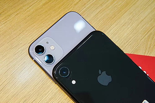 Giá iPhone 11 rẻ hơn iPhone XS Giá iPhone 11 rẻ hơn iPhone XS