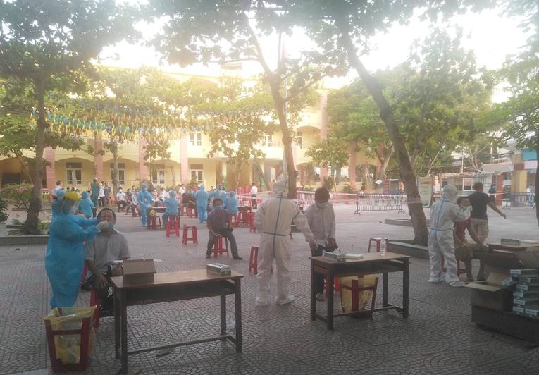 da nang trien khai xet nghiem sars cov 2 dai dien ho gia dinh