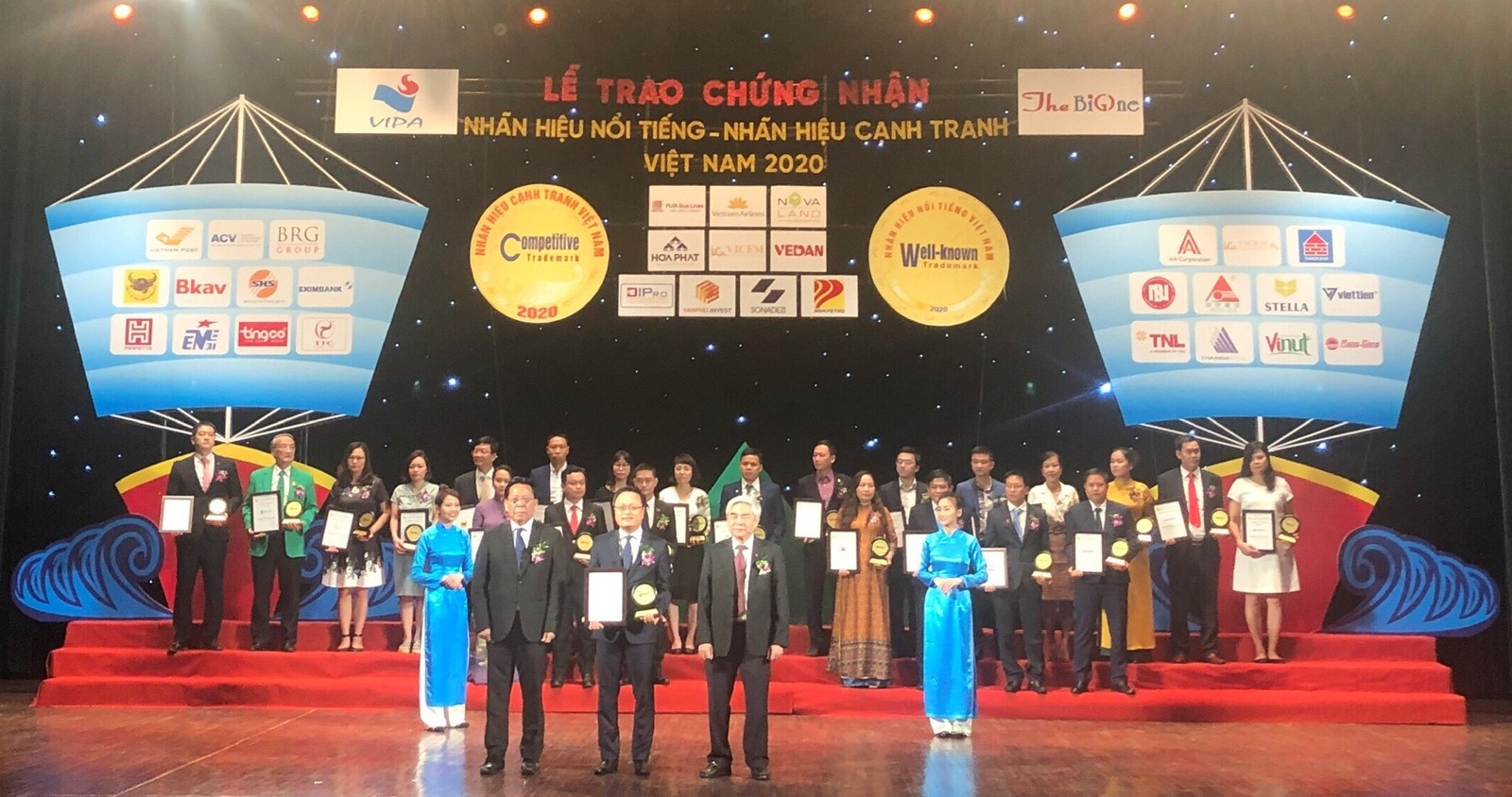 sacombank vao top 20 nhan hieu noi tieng viet nam