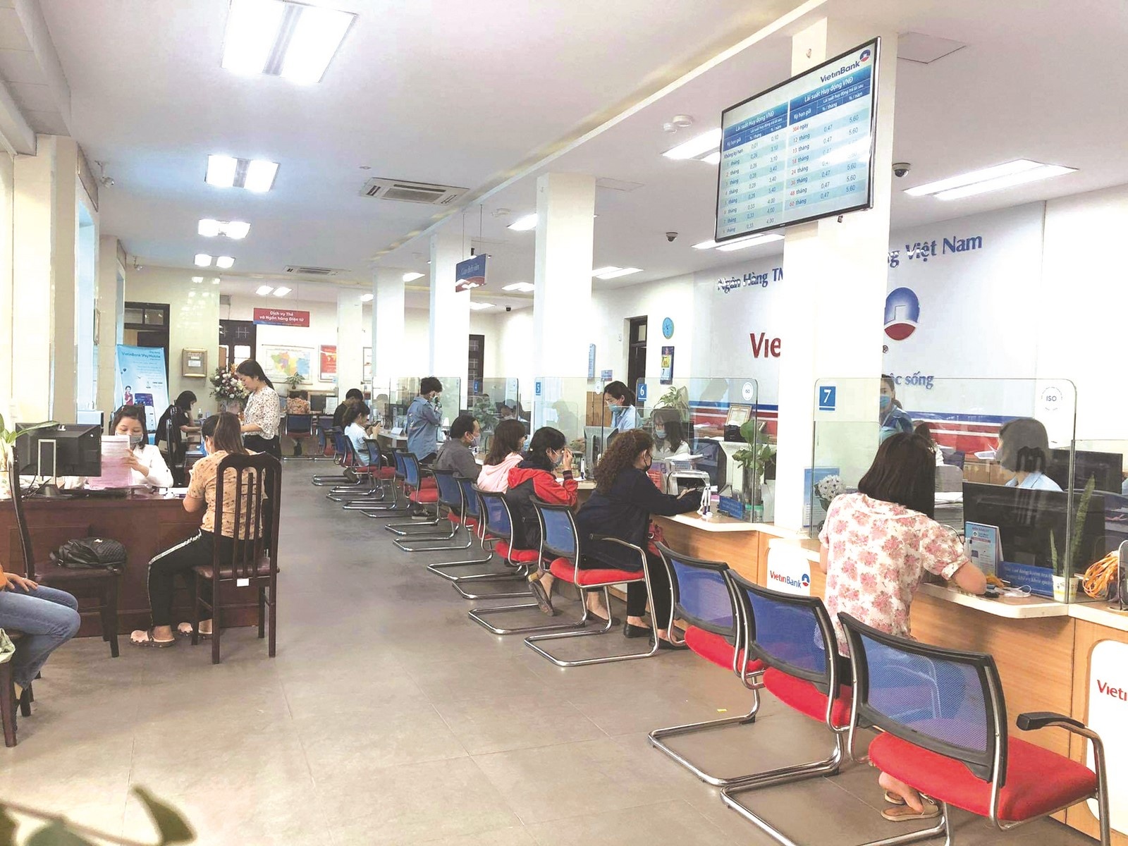 nganh ngan hang thai binh chia lua cung doanh nghiep va nguoi dan vuot kho