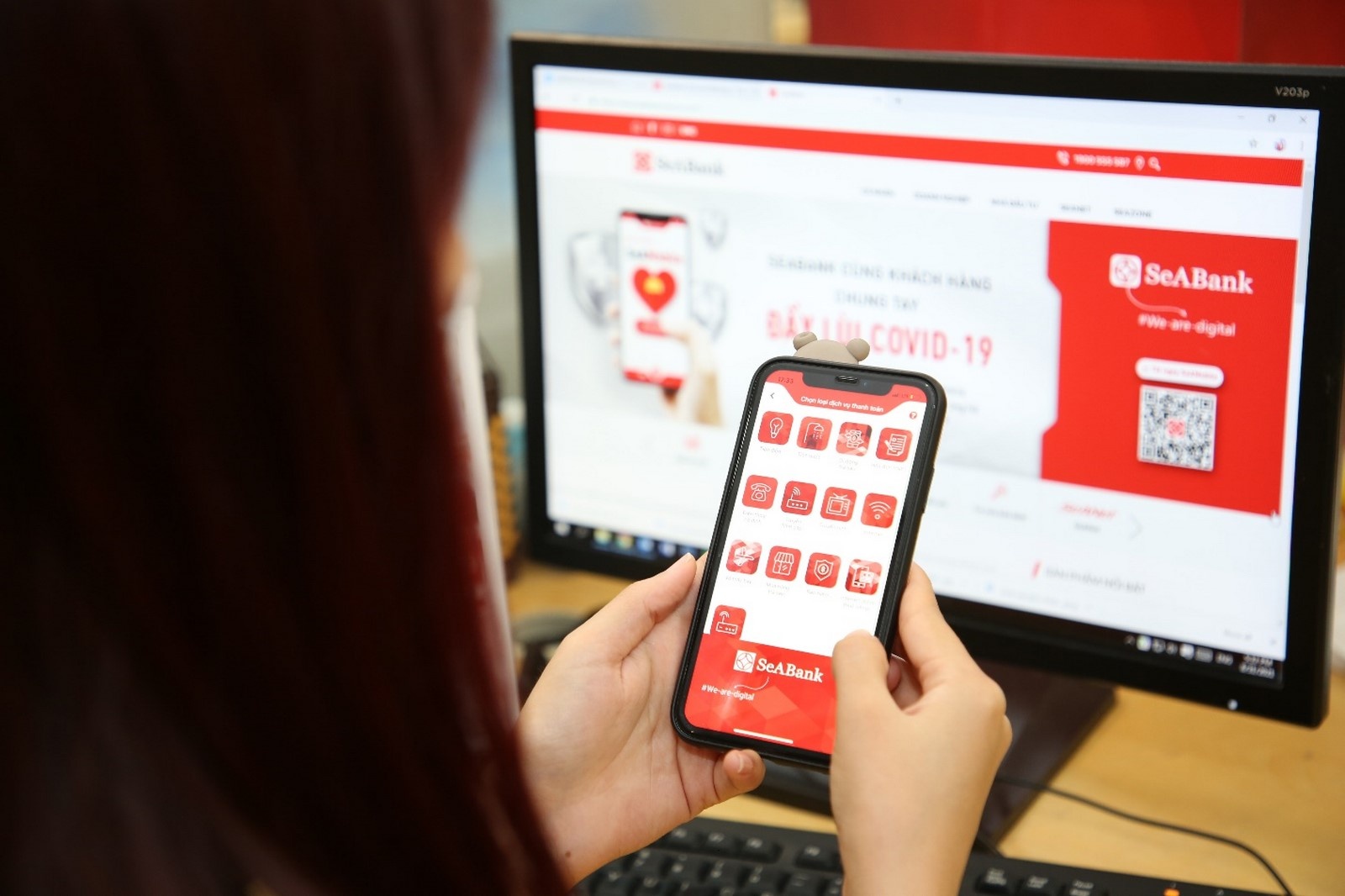 giao dich online bung no trong mua dich