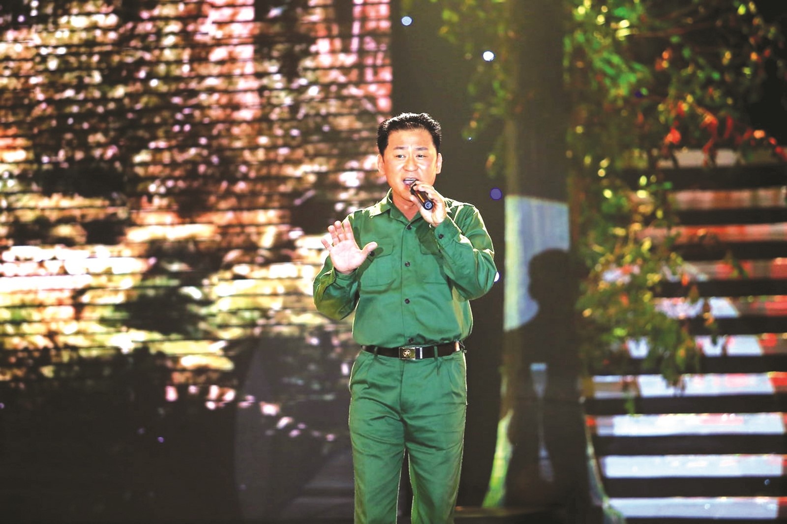 nsnd ta minh tam toa sang tu nhung ca khuc cach mang