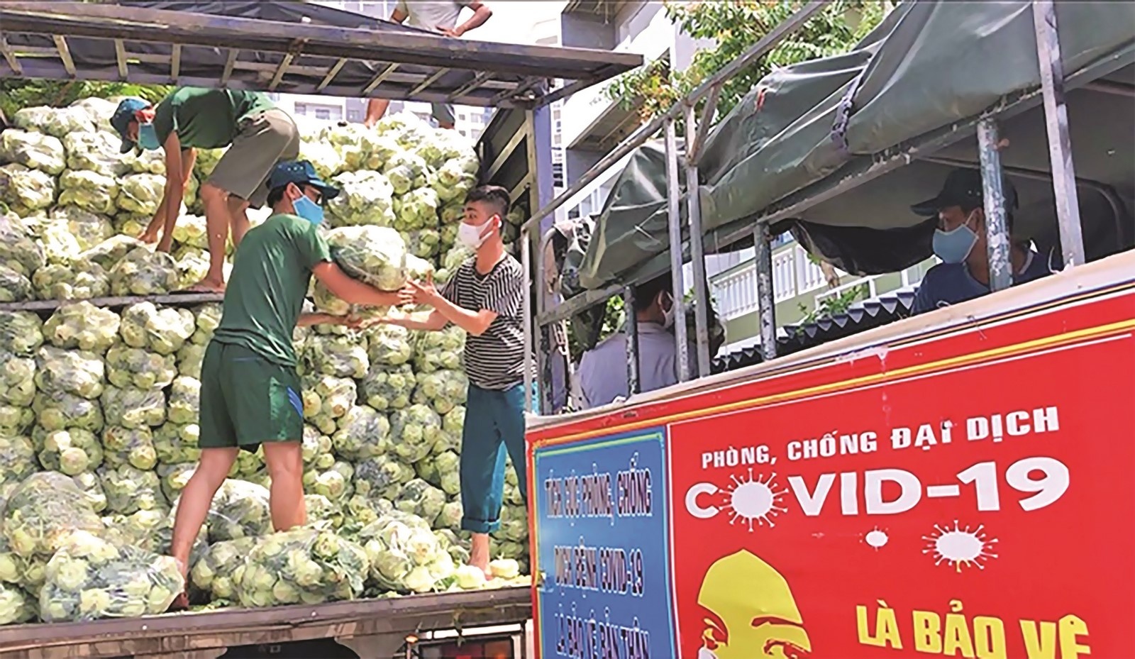 san thuong mai dien tu vao cuoc