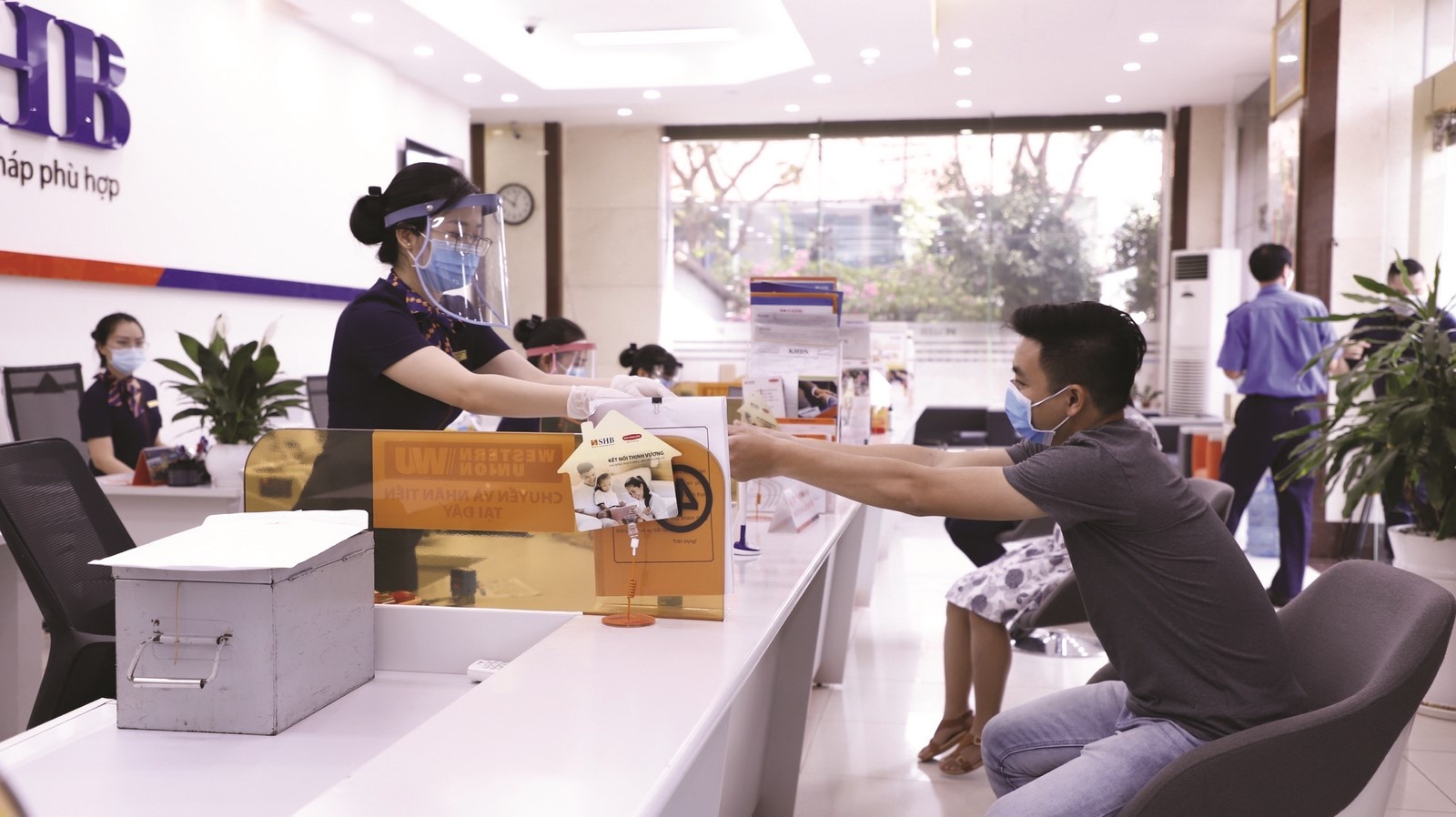 Hỗ trợ, nhưng phải đảm bảo an toàn ho tro nhung phai dam bao an toan