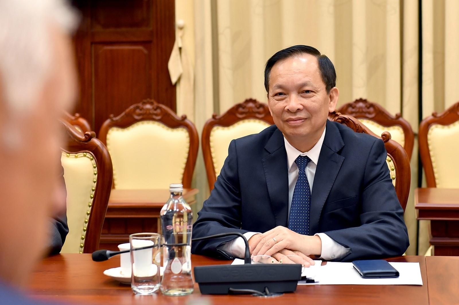 Phó Thống đốc Thường trực Đào Minh Tú tiếp Tổng Giám đốc toàn cầu Ngân hàng Standard Chartered pho thong doc thuong truc dao minh tu tiep tong giam doc toan cau ngan hang standard chartered